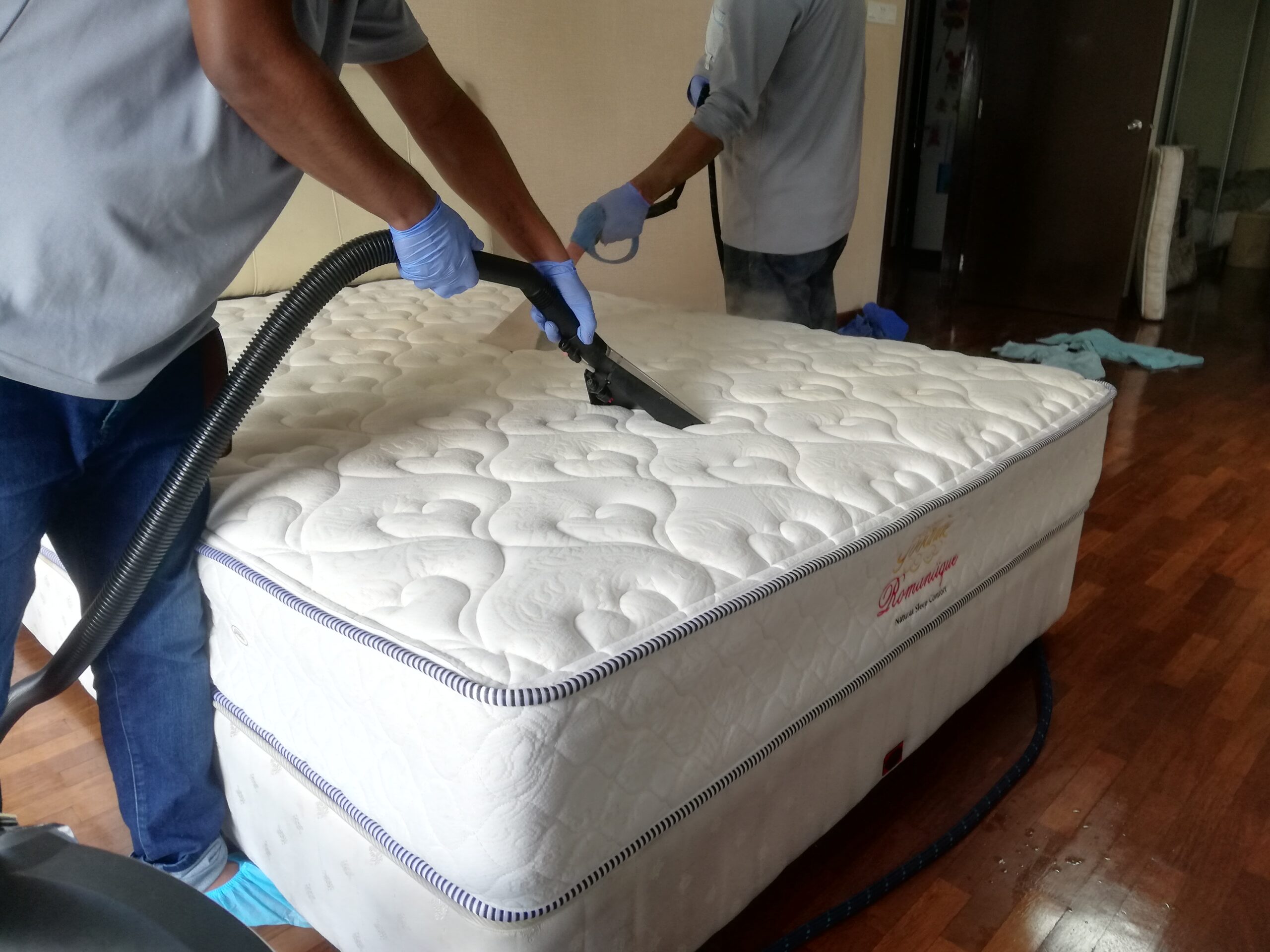 Steam cleaning mattress